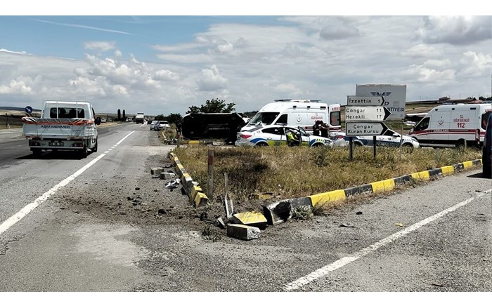 Kaza, Kırıkkale Çorum D200 karayolu üzerindeki İzzettin Köyü Kavşağı'nda meydana geldi (2)