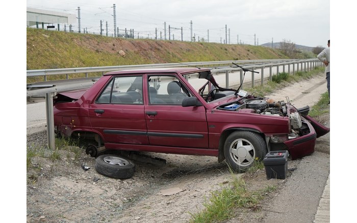 Kaza, Kırıkkale Çorum D200 karayolu Yüksek Hızlı Tren İstasyonu önünde meydana geldi