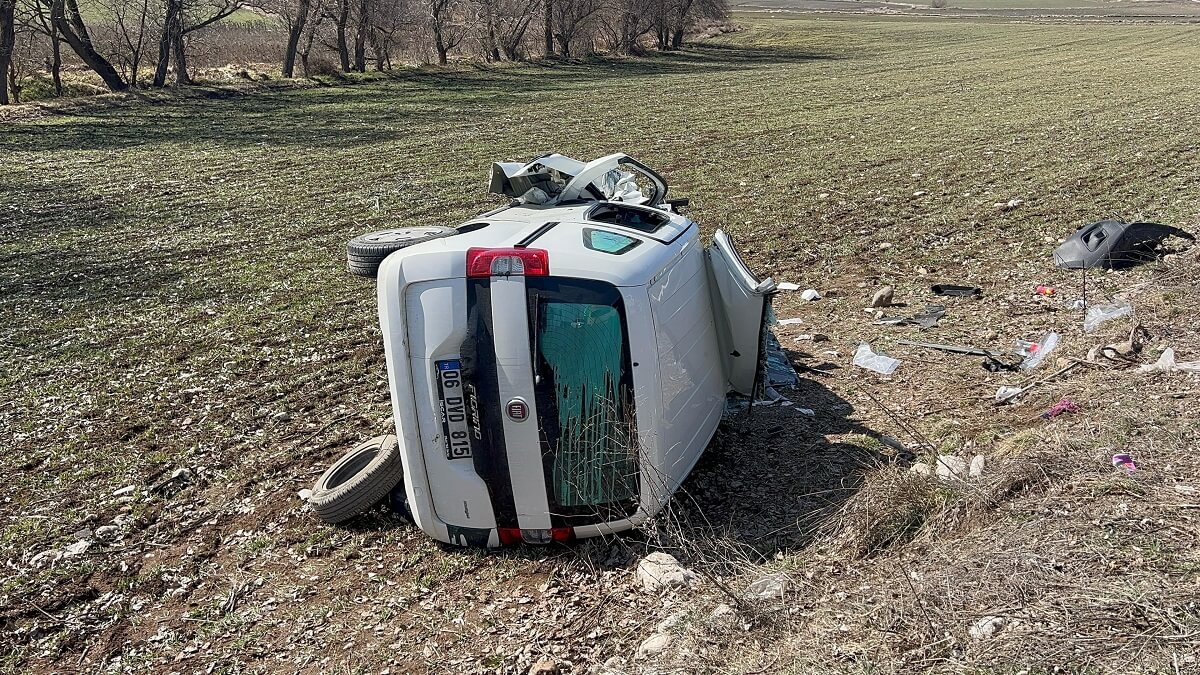 Kaza, Sungurlu Alaca yol ayrımında meydana geldi (1)