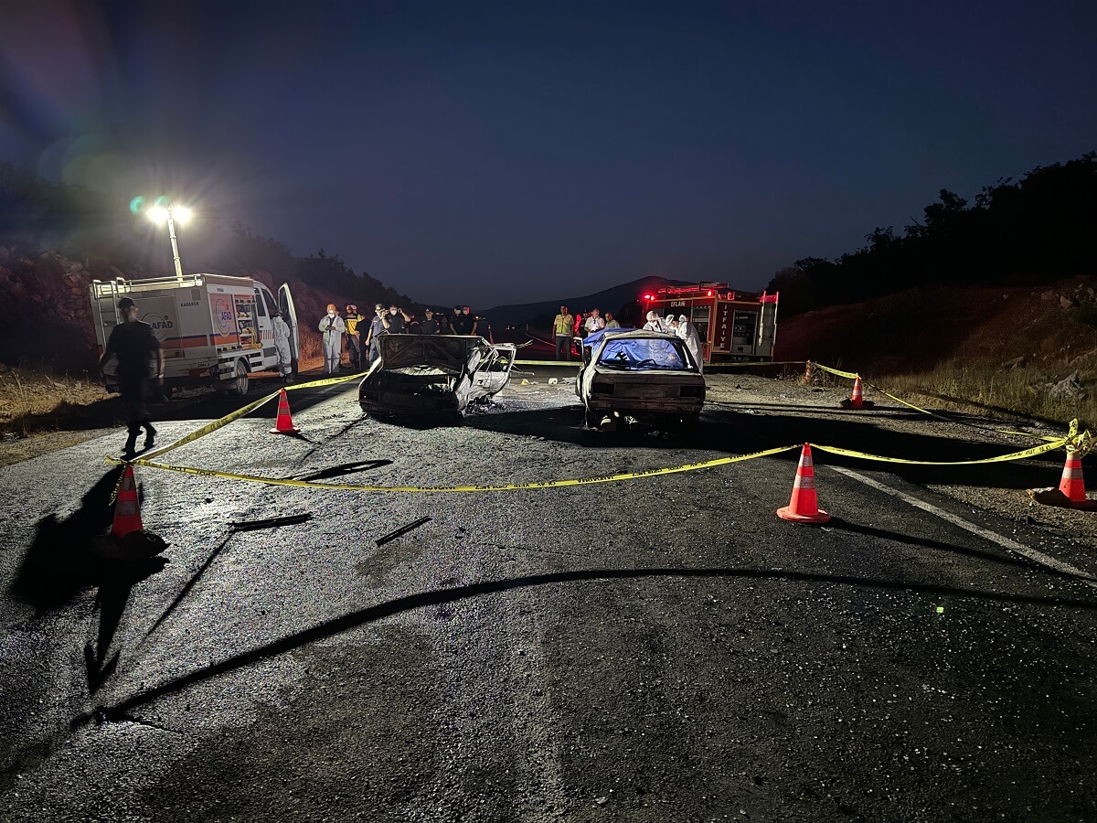 Kazada 3 kişi hayatını kaybetti, 5 kişi yaralandı (4)