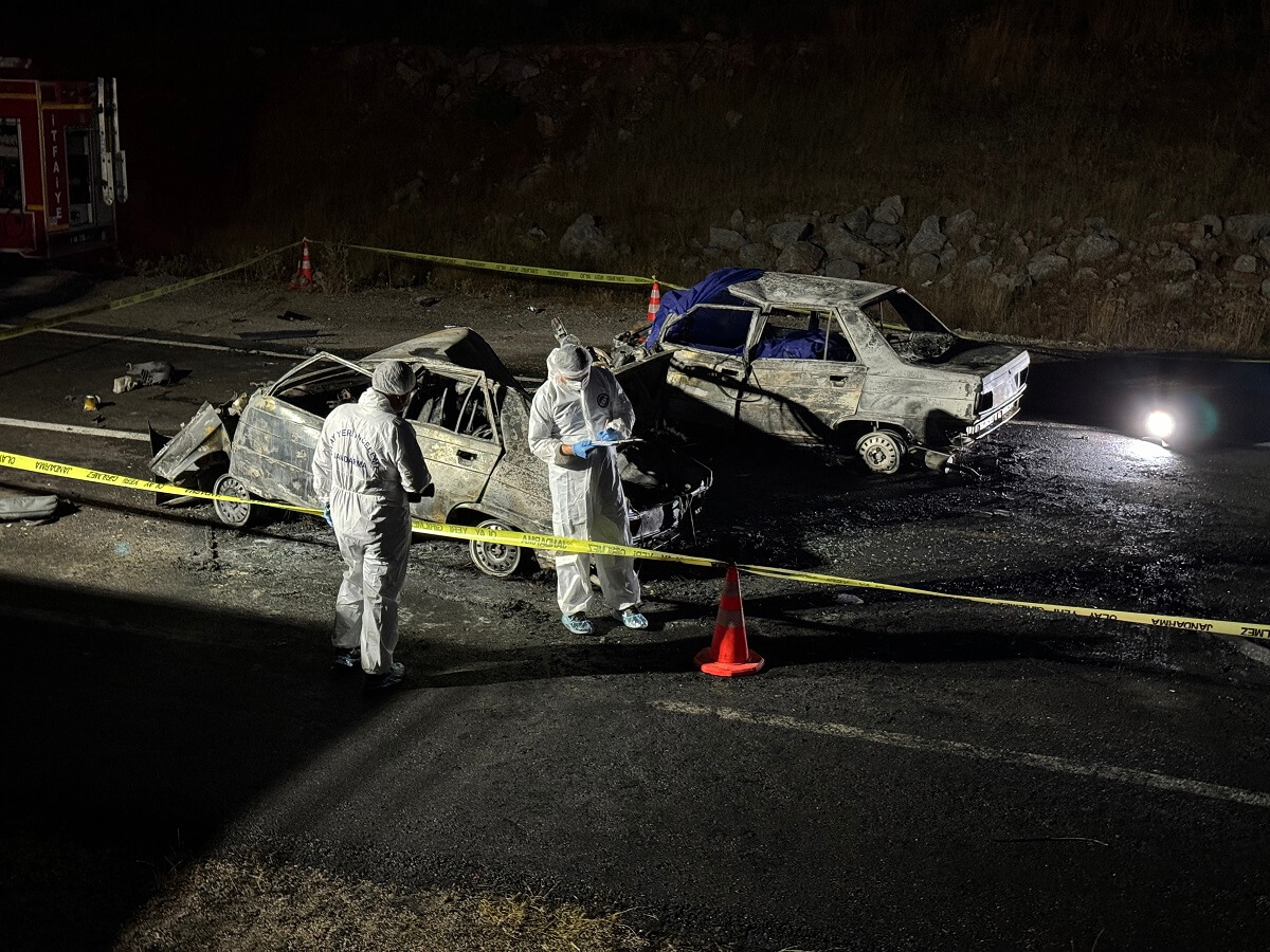 Kazada 3 kişi hayatını kaybetti, 5 kişi yaralandı (5)