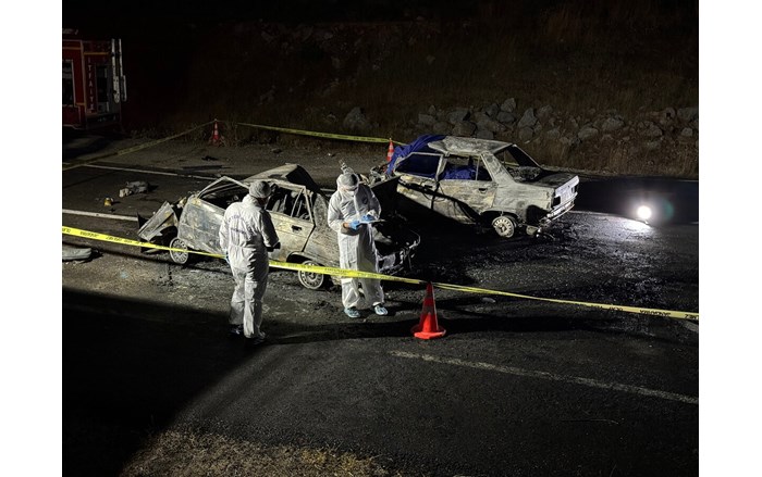 Kazada 3 kişi hayatını kaybetti, 5 kişi yaralandı (5)