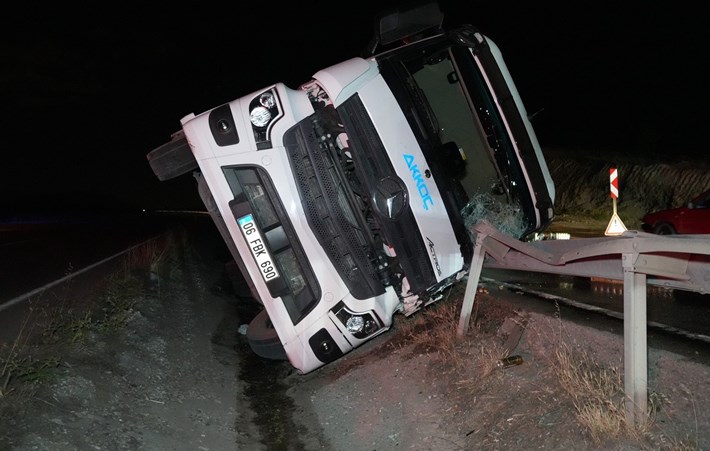 Kazada, büyük çapta maddi hasar meydana geldi (2)