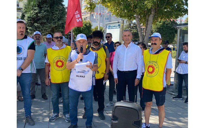 KESK üyelerinin iş bırakma eylemine Milletvekili Mehmet Tahtaız da destek verdi
