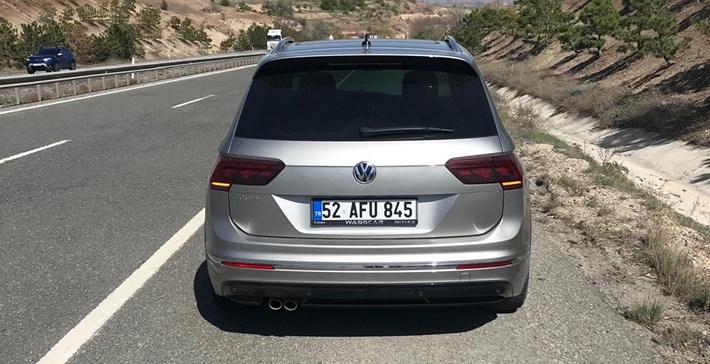 Kırıkkale – Çorum yolunda otomobil, kamyonet ve tankerin karıştığı zincirleme kazada 2 kişi yaralandı (4)