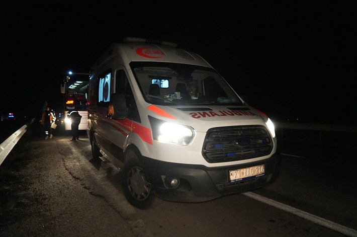 Kırıkkale Çorum yolundaki kazada 1 kişi yaralandı (2)