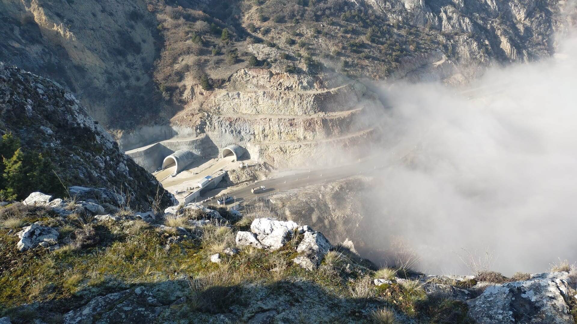 Kırkdilim geçidi sise büründü