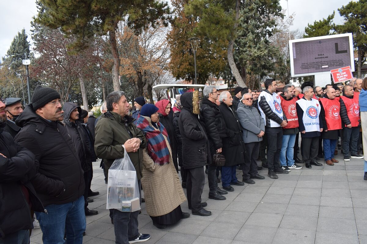 Kitlesel basın açıklamasına çok sayıda memur ve vatandaş destek verdi