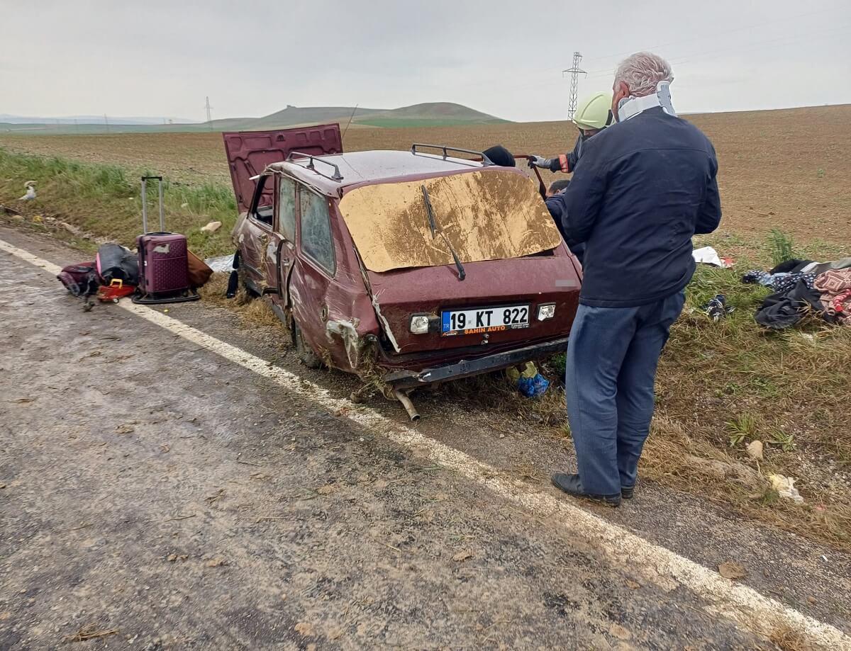 Kontrolden çıkan otomobilin takla attığı kazada 1’i çocuk 6 kişi yaralandı (2)
