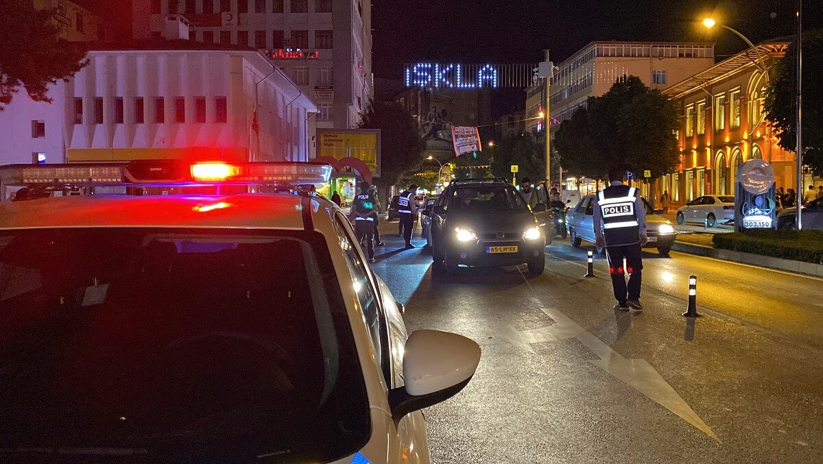 Kontrollerde, emniyet kemeri başta olmak üzere birçok trafik kuralına yönelik denetim yapıldı 1