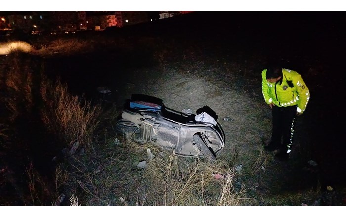 Kuryelik yapan genç, olay yerinde hayatını kaybetti