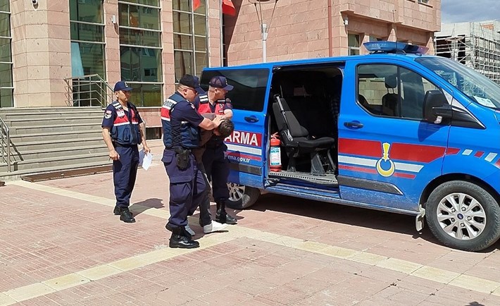 Madde operasyonunda 2 şüpheli gözaltına alındı, şüphelilerden 1'i tutuklandı (2)