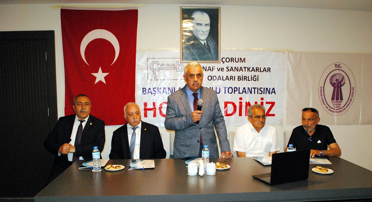 Manavgat’ta düzenlenen toplantıda esnafın ve odaların sorunları masaya yatırıldı (1)