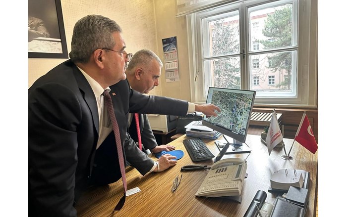 Milletvekili Ahlatcı, hızlı tren yolu çalışmalarının son durumu hakkında bilgi aldı (1)