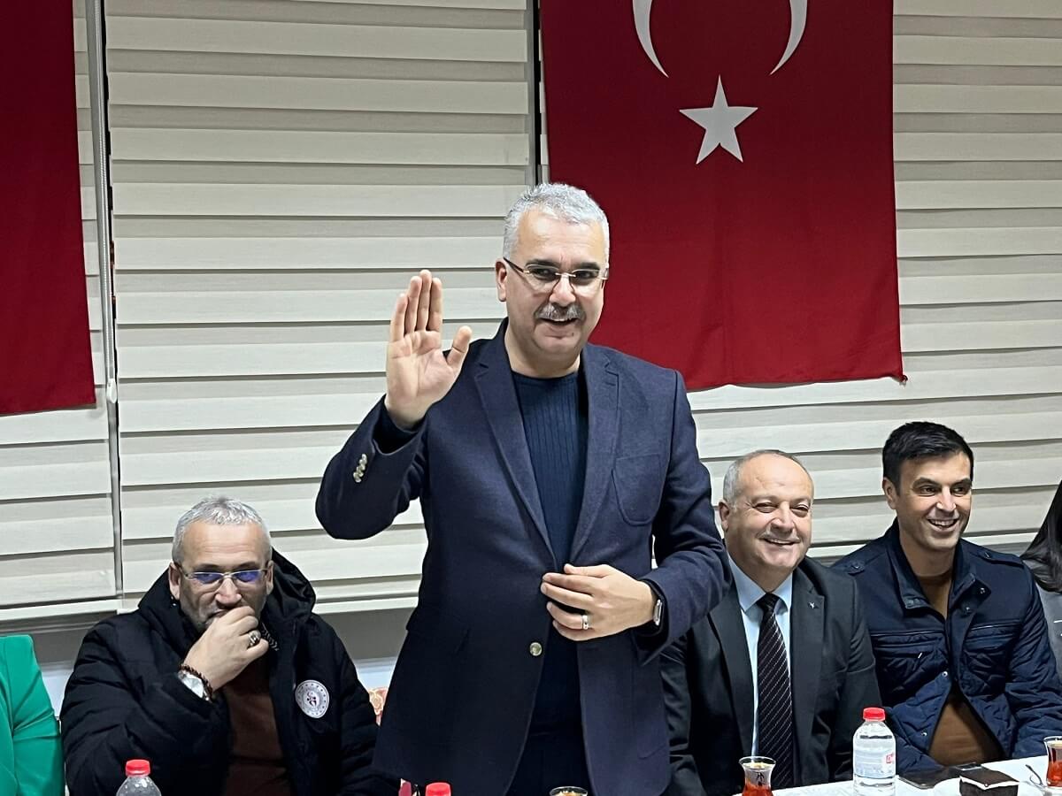 Milletvekili Ahlatcı, tecrübelerini öğrencilerle paylaştı