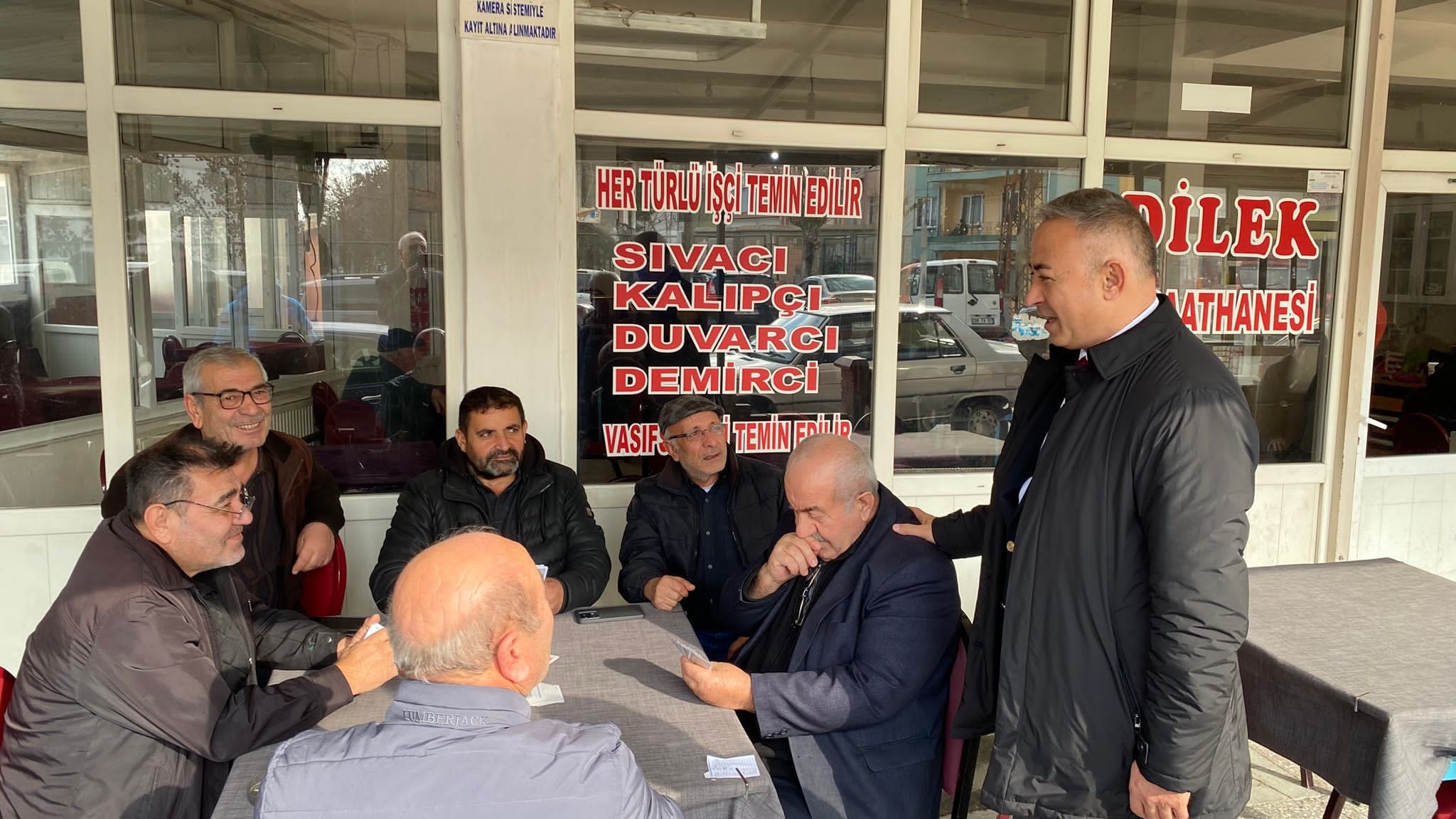 Milletvekili Mehmet Tahtasız, esnafı dinliyor