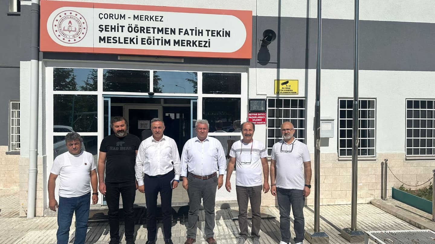 Milletvekili Tahtasız, Şehit Öğretmen Fatih Tekin Mesleki Eğitim Merkezini ziyaret etti