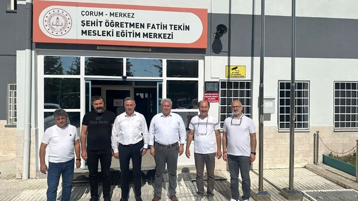 Milletvekili Tahtasız, Şehit Öğretmen Fatih Tekin Mesleki Eğitim Merkezini ziyaret etti