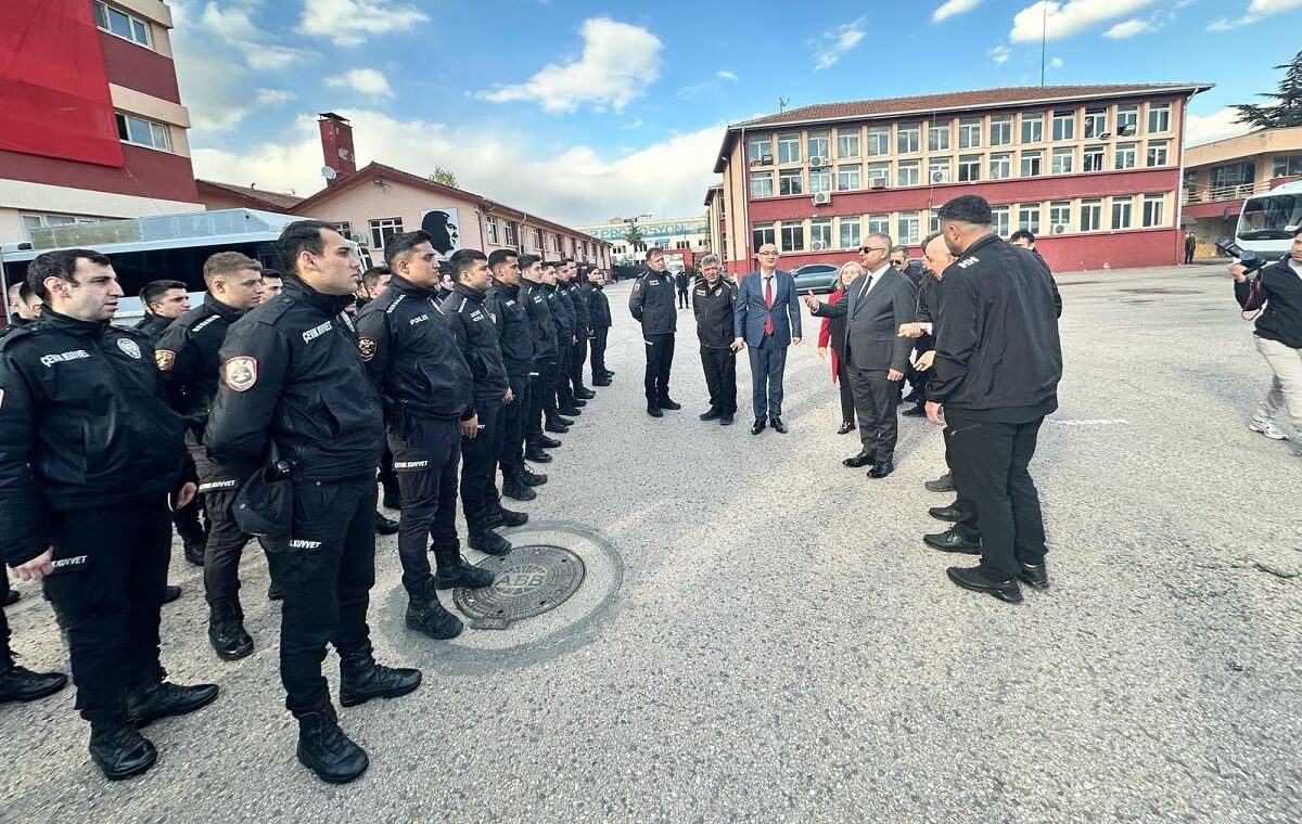 Milletvekili Yusuf Ahlatcı, Cumhurbaşkanlığı Başdanışmanı, 15 Temmuz Gazisi Turgut Aslan ile birlikte Ankara Çevik Kuvvet Şube Müdürlüğünü ziyaret etti (2)