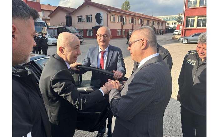 Milletvekili Yusuf Ahlatcı, Cumhurbaşkanlığı Başdanışmanı, 15 Temmuz Gazisi Turgut Aslan ile birlikte Ankara Çevik Kuvvet Şube Müdürlüğünü ziyaret etti (4)