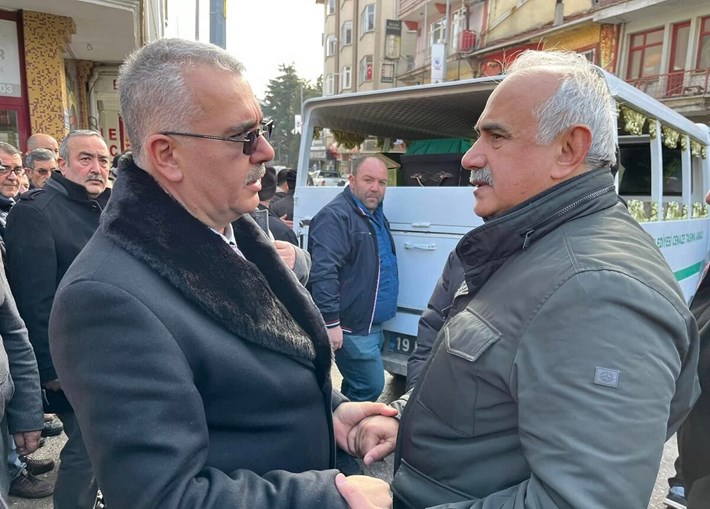 Milletvekili Yusuf Ahlatcı, İsmail Çizikci'nin acısını paylaştı