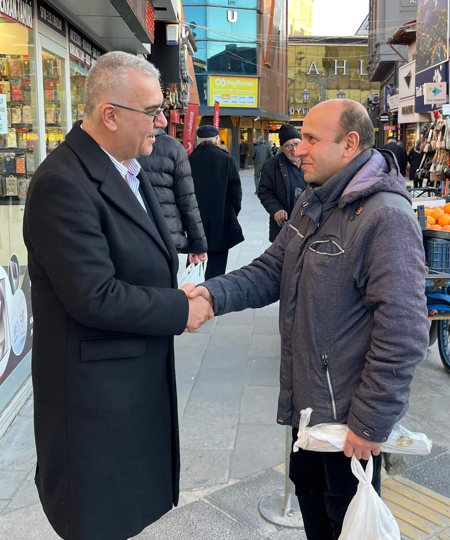Milletvekili Yusuf Ahlatcı, vatandaş ve esnafla sıcak diyalog kurdu (10)