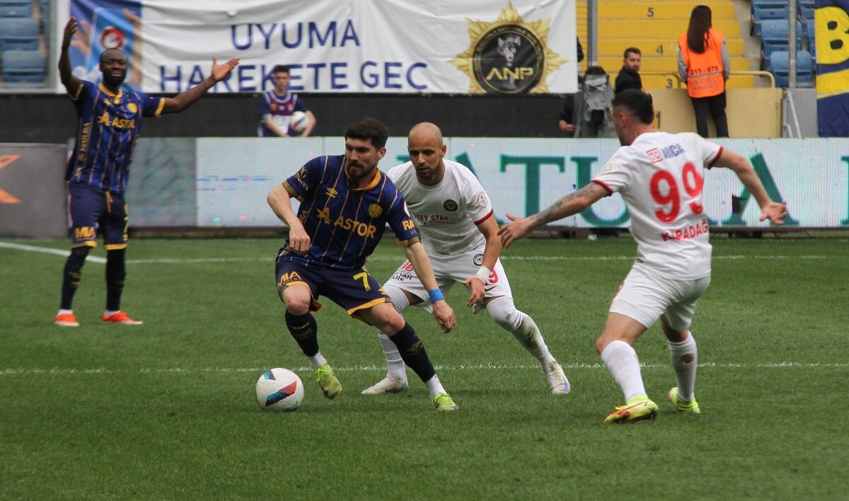 MKE Ankaragücü, sahasında karşılaştığı Çorum FK’yı 1 0 mağlup etti (6)