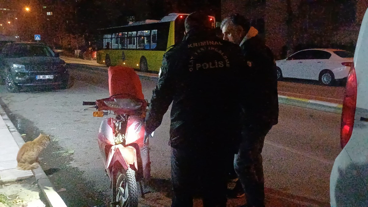Motosiklet çalan 18 yaş altındaki 3 çocuk, polis ekiplerinin uzun süreli takibiyle yakalandı (2)