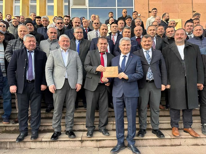 Mustafa Alagöz mazbatasını aldı, görevine resmen başladı