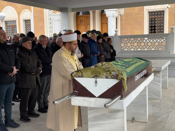 Necla Baykara toprağa verildi (1)