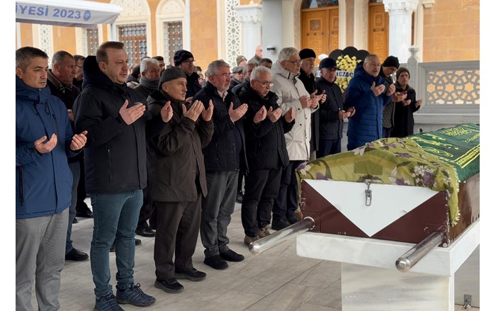 Necla Baykara toprağa verildi (2)