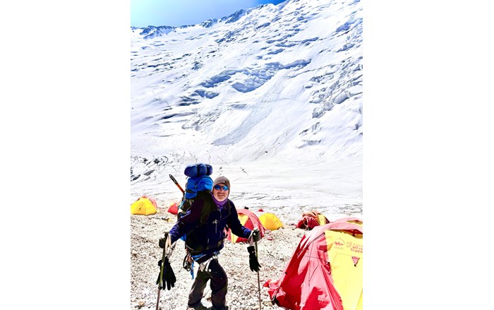 Nilüfer Belediyesi personeli, 30 Ağustos Zafer Bayramının 103. Yılı nedeniyle Kırgızistan Pamir Dağlarında bulunan 7134 metre yüksekliğindeki Lenin Peak zirvesine tırmandı.