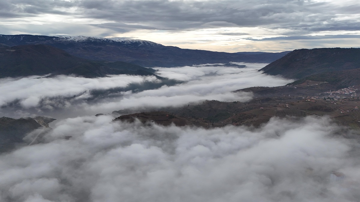 Obruk Barajındaki sisli manzara görenleri mest etti