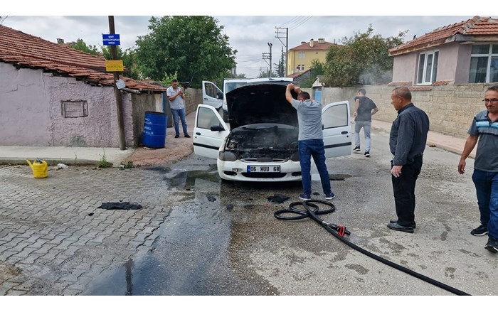 Olay, Alaca ilçesi Günhan Mahallesi Yıldız Sokak ile Muhtalip Sokak kesişiminde meydana geldi (1)