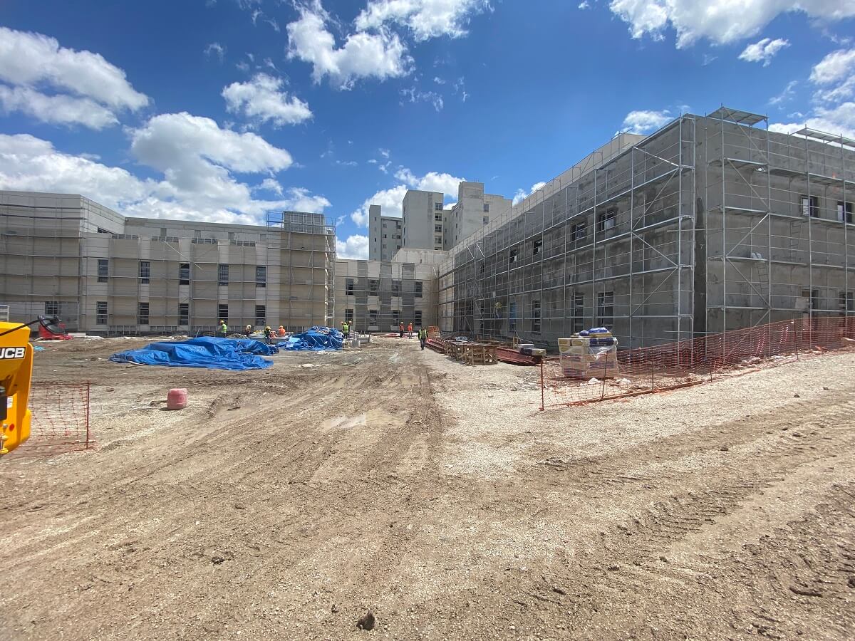 Olay, Bahçelievler Çamlık Caddesi'ndeki hastane inşaat alanında meydana geldi (1)