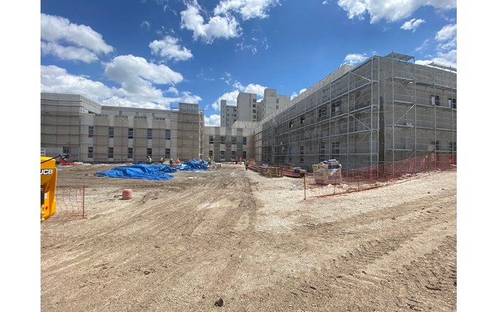 Olay, Bahçelievler Çamlık Caddesi'ndeki hastane inşaat alanında meydana geldi (1)