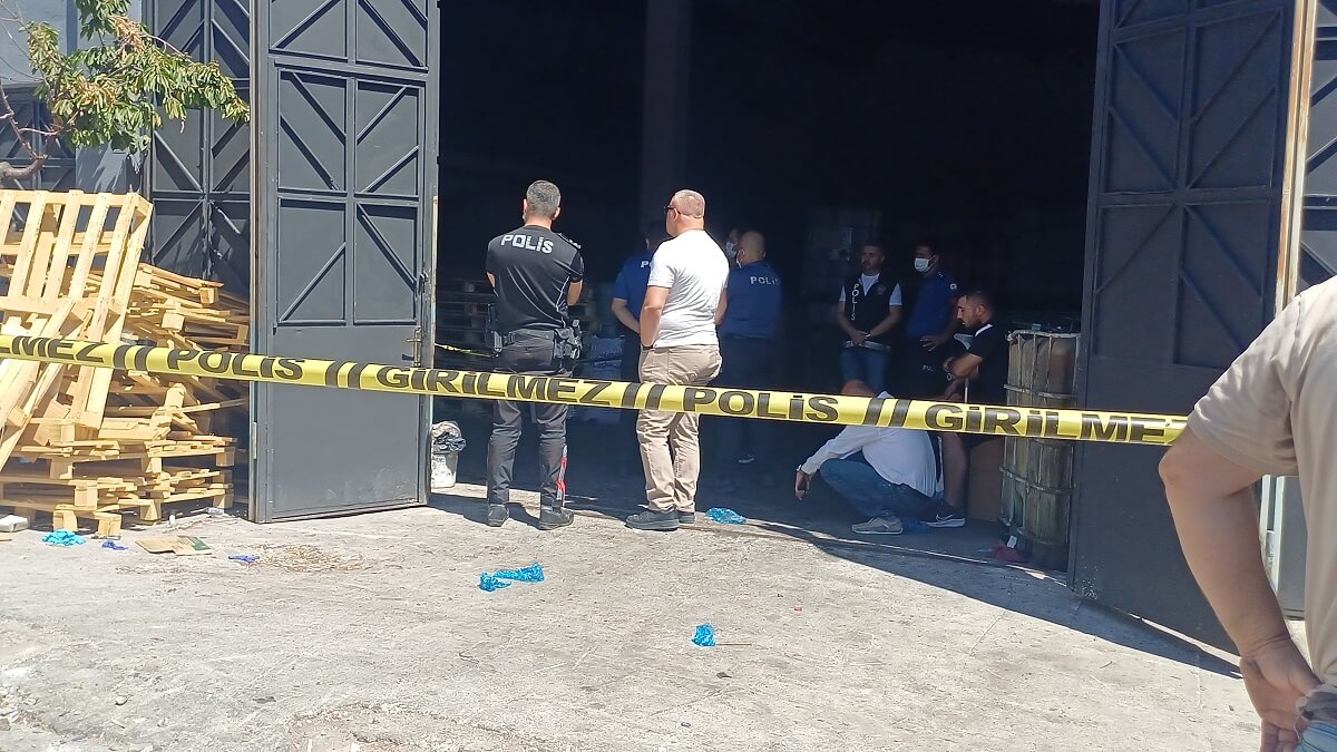 Olay, Çorum Sanayi Sitesi 43. Sokak'ta meydana geldi. (3)