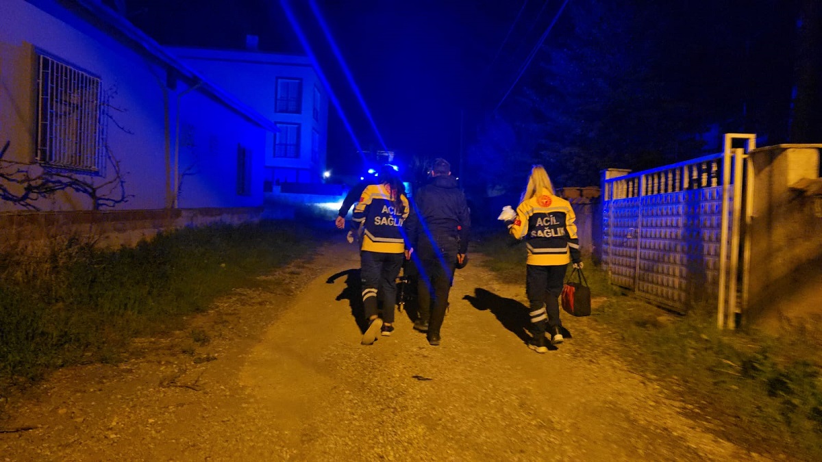 Olay, gece saatlerinde Bahçelievler Mahallesi İpeklievler 39. Sokak üzerinde meydana geldi (1)