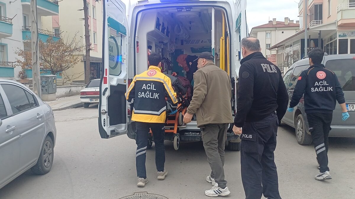 Olay, Gülabibey Mahallesi Bağcılar Caddesi’nde meydana geldi. (1)