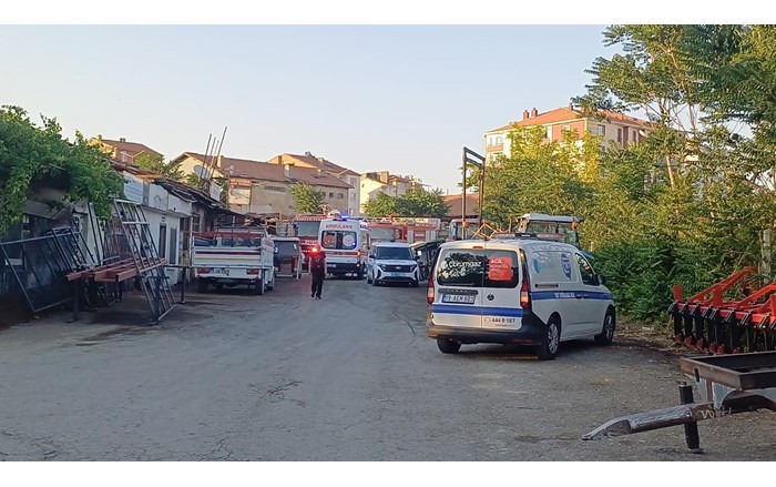 Olay, Gülabibey Mahallesi Sanayi 11. Sokak'ta meydana geldi (2)