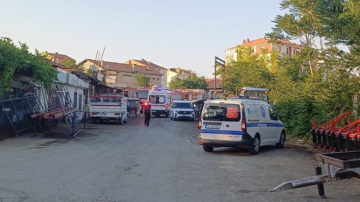 Olay, Gülabibey Mahallesi Sanayi 11. Sokak'ta meydana geldi (2)