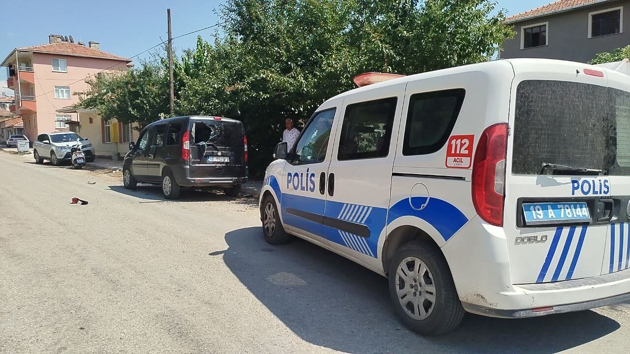 Olay, Osmancık ilçesi Esentepe Mahallesi Fatih Caddesi'ndeki Asri Mezarlık'ta meydana geldi (3)