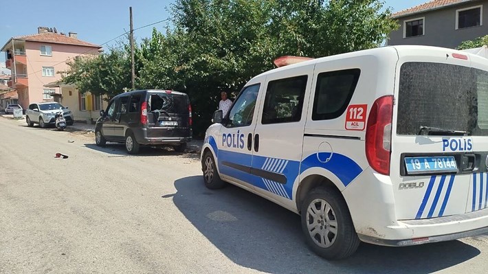 Olay, Osmancık ilçesi Esentepe Mahallesi Fatih Caddesi'ndeki Asri Mezarlık'ta meydana geldi (3)