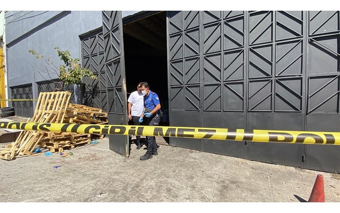 Olay yerine gelen ekipler anne ve oğlunun hayatını kaybettiğini belirledi (2)