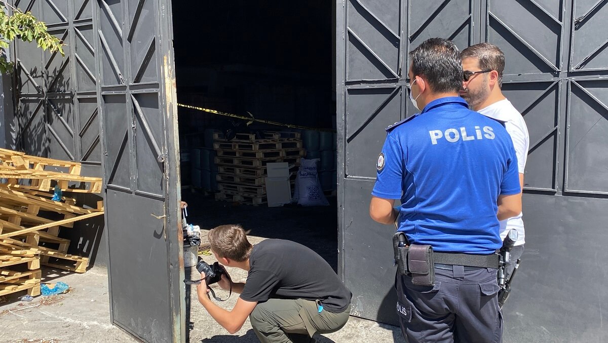 Olay yerine gelen ekipler anne ve oğlunun hayatını kaybettiğini belirledi (3)