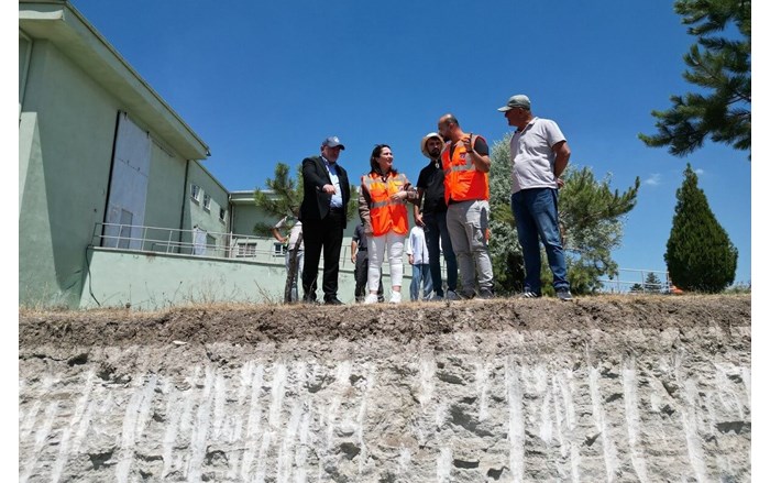 Organize Sanayi Bölgesi’nde bulunan Artıma Tesisi’nden Çorum L Tipi Cezaevi’ni besleyen hattın yetersiz kalması nedeniyle yeni hat çalışmaları başladı. (3)