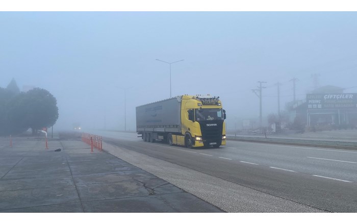 Osmancık ilçesinde etkili olan sis, ulaşımı olumsuz etkiledi
