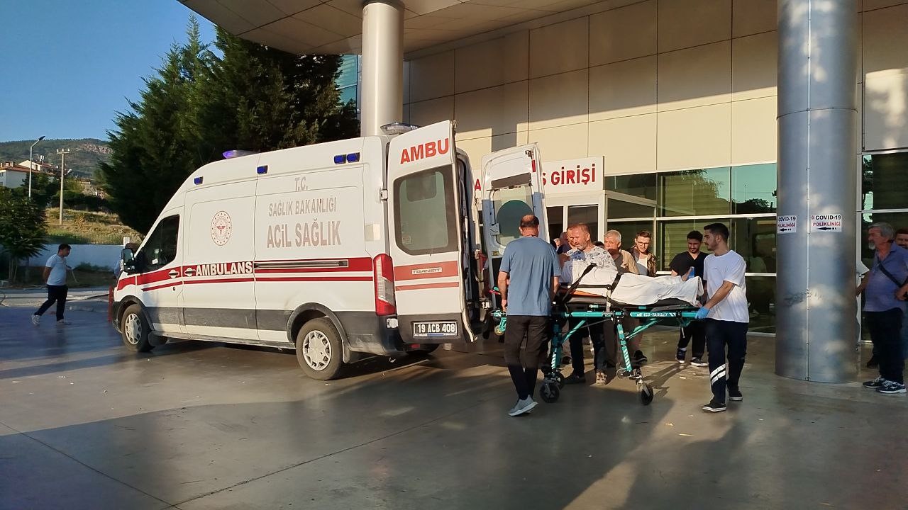 Osmancık ilçesinde evinin önünde tüfekli saldırıya uğrayan bir kişi bacağından yaralandı (2)