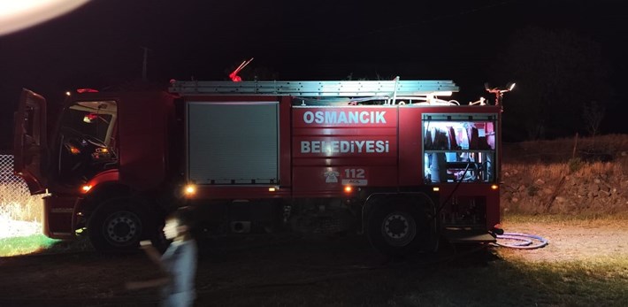 Osmancık İlçesinin Kamil Köyünde çıkan yangında bir ev kullanılmaz hale geldi (3)