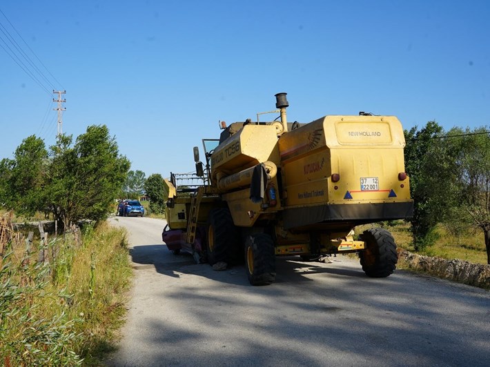 Otomobil sürücüsünün ölümüyle sonuçlanan trafik kazasıyla ilgili gözaltına alınan biçerdöver sürücüsü tutuklandı (2)